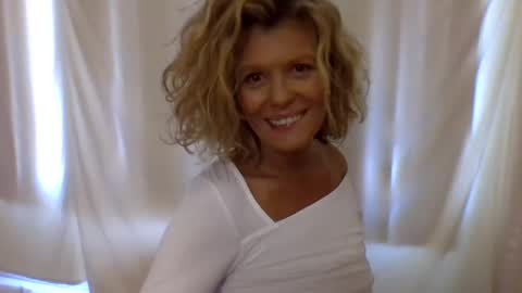 Hailey online show from December 2024 10:43:02 PM