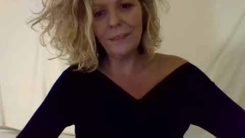 Hailey online show from December 2024 05:02:01 AM