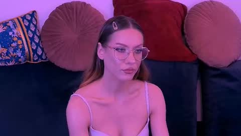 Carla online show from November 2025 07:07:02 PM