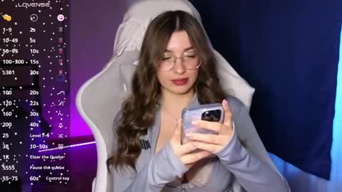 Snapshot of haily_heavenly chatting on February 2025 02:12:01 PM HailyHeavenly online show from February 2025 02:12:01 PM