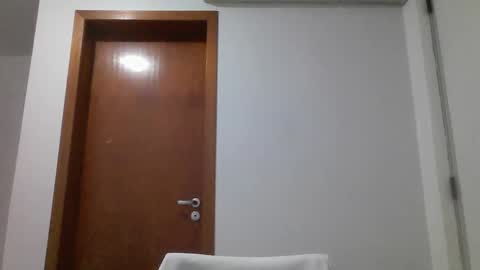 Snapshot of hairy_man_69_ chatting on January 2026 12:27:02 AM horny online show from January 2026 12:27:02 AM