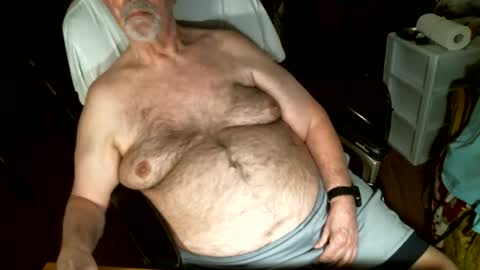 Snapshot of hairybear813 chatting on June 2026 12:49:01 AM hairybear813 online show from June 2026 12:49:01 AM