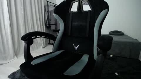 Snapshot of hairycuss chatting on January 2025 10:24:02 PM Adam online show from January 2025 10:24:02 PM