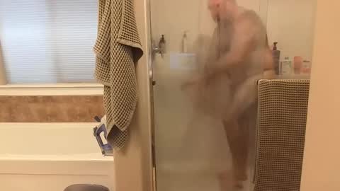 Snapshot of hairydaddreams chatting on May 2026 01:18:02 PM hairydaddreams online show from May 2026 01:18:02 PM