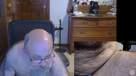 Snapshot of hairydaddybear69 chatting on September 2025 10:23:01 PM HairyDaddyBear69 online show from September 2025 10:23:01 PM