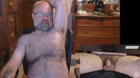 Snapshot of hairydaddybear69 chatting on September 2025 03:47:01 PM HairyDaddyBear69 online show from September 2025 03:47:01 PM