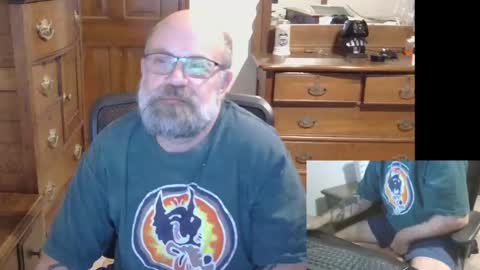 Snapshot of hairydaddybear69 chatting on November 2025 10:54:01 PM HairyDaddyBear69 online show from November 2025 10:54:01 PM