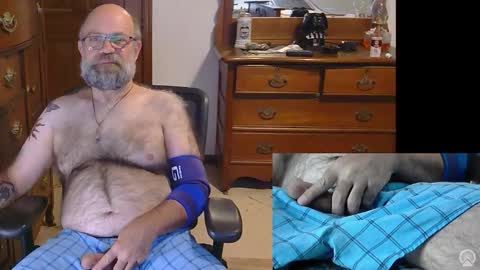 Snapshot of hairydaddybear69 chatting on November 2025 01:22:01 PM HairyDaddyBear69 online show from November 2025 01:22:01 PM
