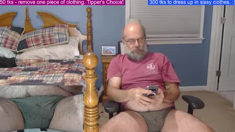 Snapshot of hairydaddybear69 chatting on January 2026 12:24:01 AM HairyDaddyBear69 online show from January 2026 12:24:01 AM