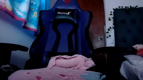 Lunita online show from February 2025 07:25:02 PM