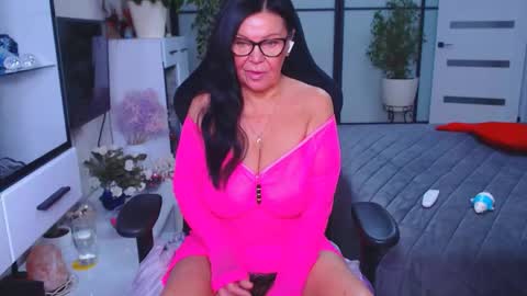 Monika online show from November 2025 08:31:01 AM