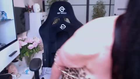Monika online show from June 2026 07:13:02 PM