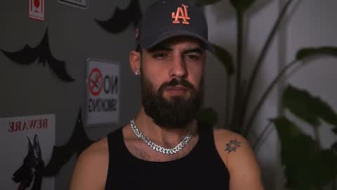 HairyRobXxX online show from November 2025 08:20:01 PM