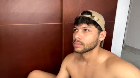 Independent       model  online show from February 2025 09:13:01 PM