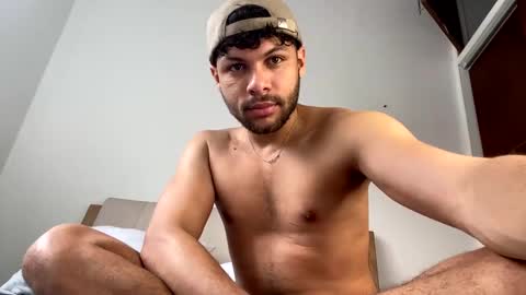 Independent       model  online show from February 2025 03:01:02 PM