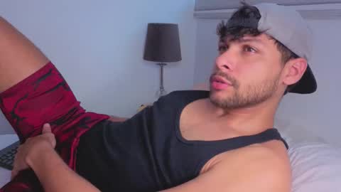 Independent       model  online show from December 2025 09:30:01 PM