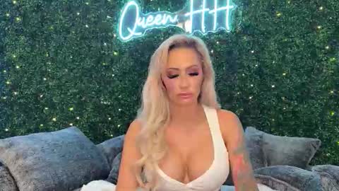 Snapshot of haliaxhill chatting on February 2026 02:29:01 AM Halia Hill online show from February 2026 02:29:01 AM