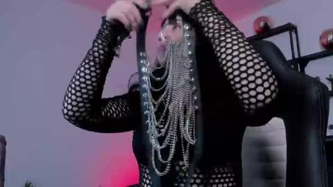 halley_ravenn online show from May 2026 09:42:02 PM