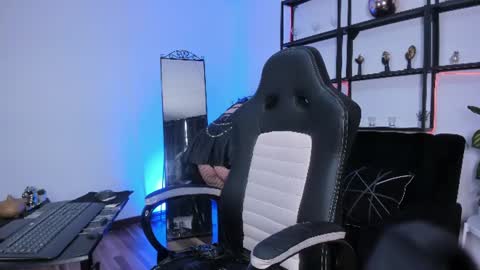 halley_ravenn online show from July 2026 08:44:02 PM