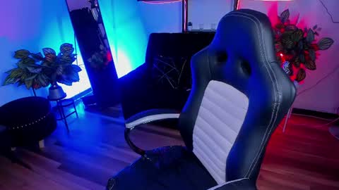 halley_ravenn online show from July 2026 10:01:02 PM