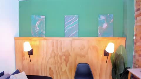 Halley Lorens online show from April 2026 12:06:02 PM