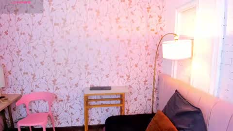 Halley Lorens online show from July 2026 07:15:02 PM