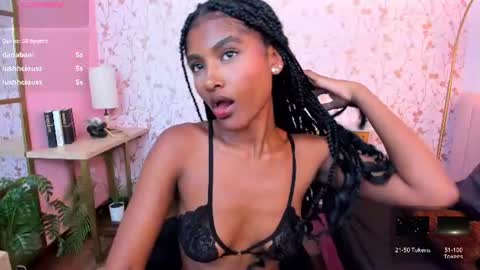 Halley Lorens online show from July 2026 08:52:02 PM