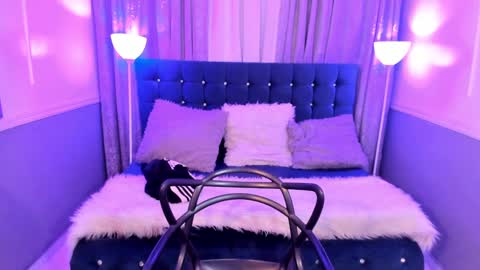 Halls Red online show from January 2025 12:35:02 AM