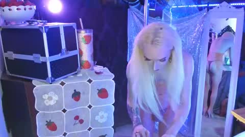 Snapshot of halovalentine chatting on December 2024 11:17:01 PM halovalentine online show from December 2024 11:17:01 PM