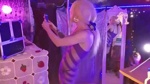 Snapshot of halovalentine chatting on January 2025 02:22:02 AM halovalentine online show from January 2025 02:22:02 AM