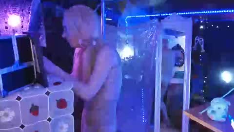 Snapshot of halovalentine chatting on January 2025 12:17:01 AM halovalentine online show from January 2025 12:17:01 AM