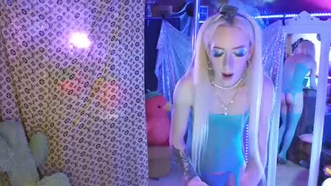 Snapshot of halovalentine chatting on March 2025 01:35:02 AM halovalentine online show from March 2025 01:35:02 AM