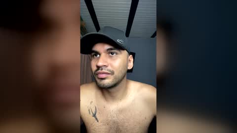 hamiltong12 online show from December 2025 09:33:02 PM