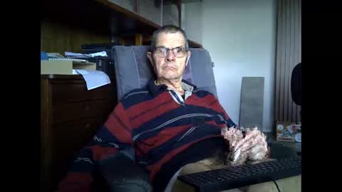 Snapshot of hamto65 chatting on January 2026 10:18:02 AM Prefer men 80 online show from January 2026 10:18:02 AM