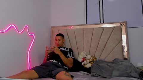 Hana and Zeta online show from March 2026 03:34:02 AM