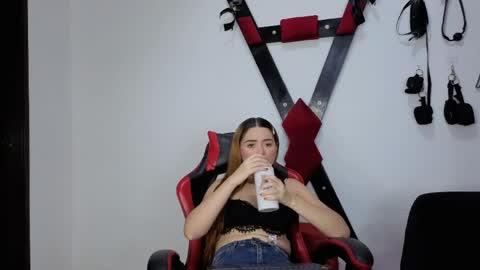 Hana and Zeta online show from April 2026 12:36:02 PM