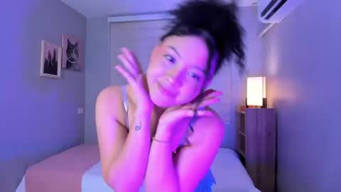 Hanna Lineros  online show from June 2026 01:36:01 PM