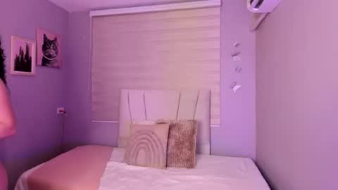 Hanna Lineros  online show from July 2026 01:10:02 PM