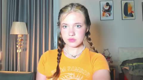 Snapshot of hanahwoods chatting on February 2025 08:55:01 PM hanahwoods online show from February 2025 08:55:01 PM