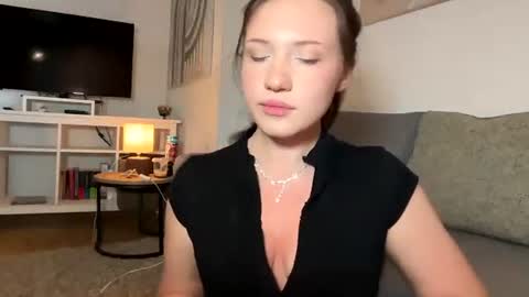 hanahwoods online show from July 2026 02:56:02 PM