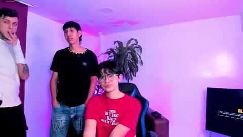 leonardfarrucknick and otis online show from September 2025 01:39:02 AM