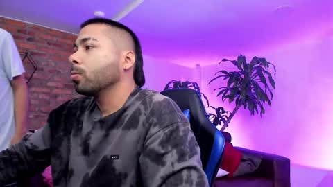 leonardfarrucknick and otis online show from October 2025 01:19:01 PM