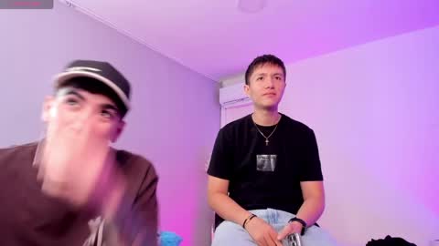leonardfarrucknick and otis online show from May 2026 07:45:02 PM