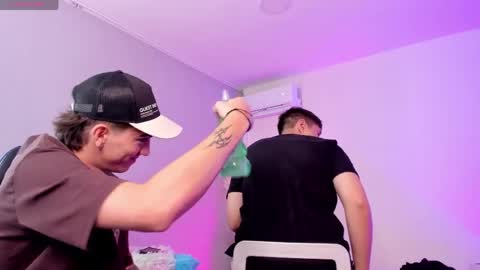 leonardfarrucknick and otis online show from May 2026 08:07:02 PM