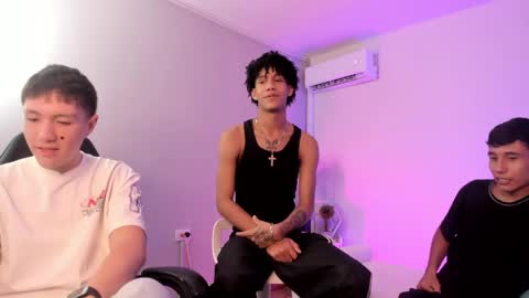 leonardfarrucknick and otis online show from May 2026 08:58:01 PM