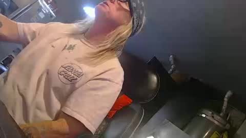 Snapshot of handystud33 chatting on October 2025 03:17:02 AM handystud33 online show from October 2025 03:17:02 AM