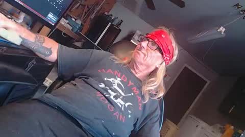 Snapshot of handystud33 chatting on October 2025 04:08:01 PM handystud33 online show from October 2025 04:08:01 PM