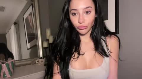 Snapshot of hangoutwithvanessa chatting on March 2026 03:25:02 AM Vanessa online show from March 2026 03:25:02 AM