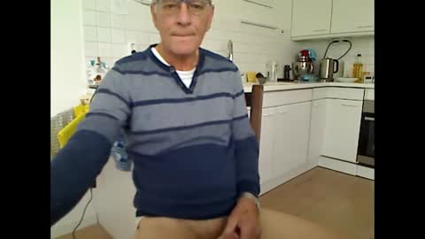 hankk54 online show from November 2025 10:14:01 AM