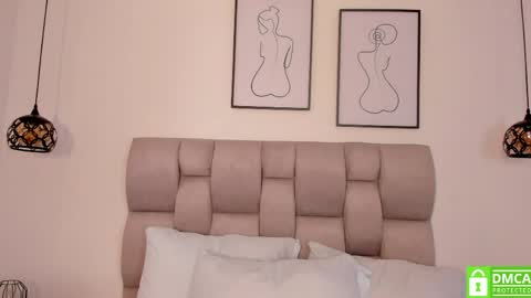 hanna__evans_ online show from April 2026 12:32:02 PM